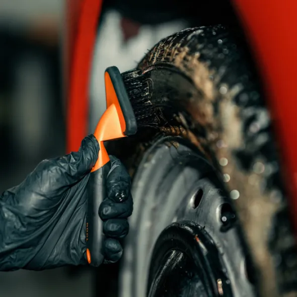 ADBL TIRE BRUSH - Szczotka do opon