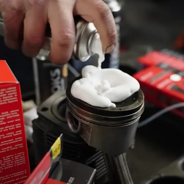 Ceramizator Anty'Koks Up 300ml – pianka czyszcząca osady węglowe, do górnych części silnika